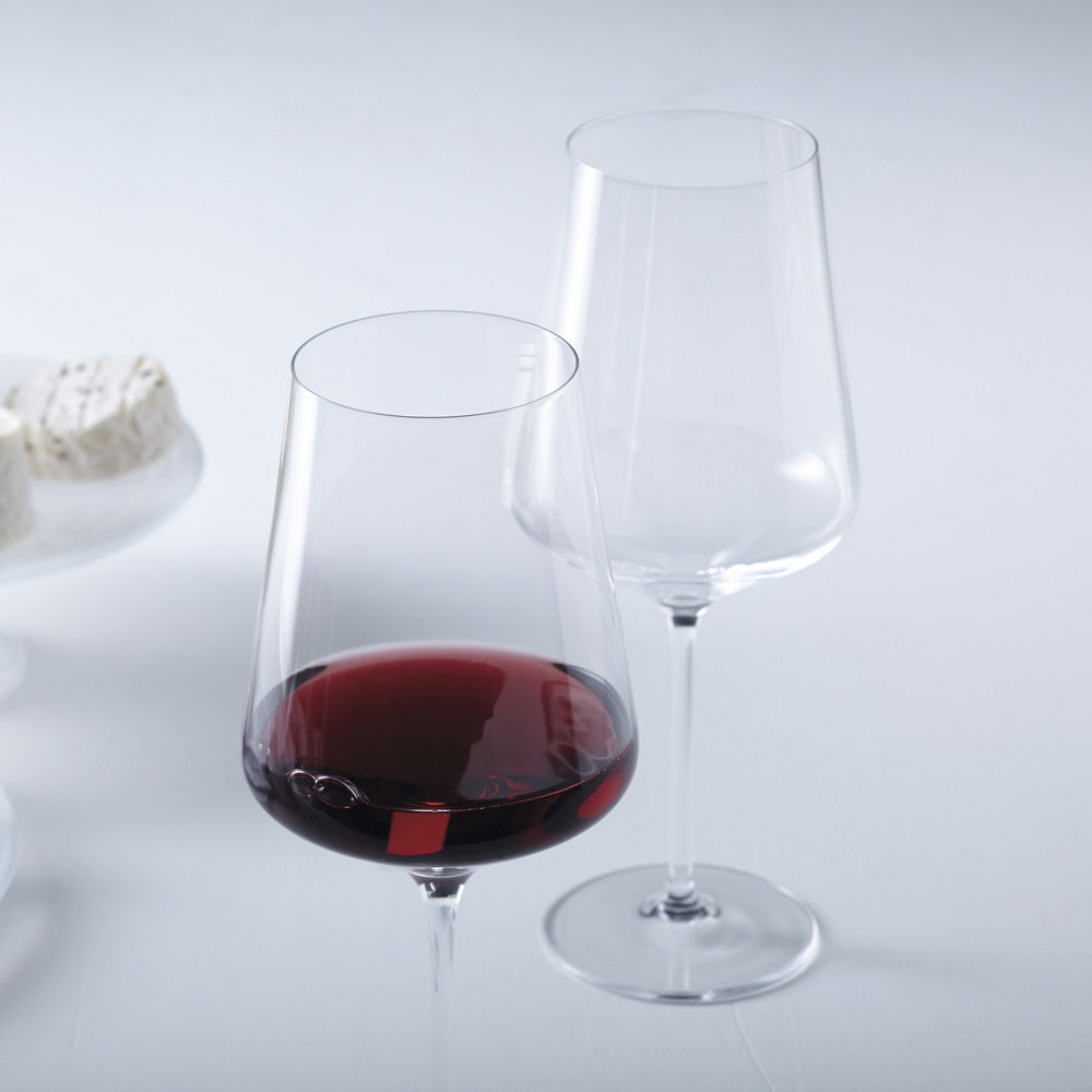 Roedvinsglassene fra Puccini serien kan indeholde en hel roedvinsflaske, hvis man fylder glasset helt til kanten.