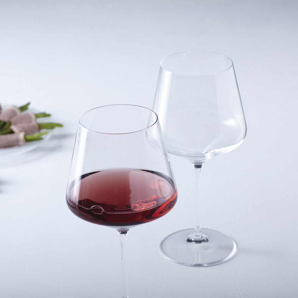 Bourgogne roedvinsglas med bred overflade.